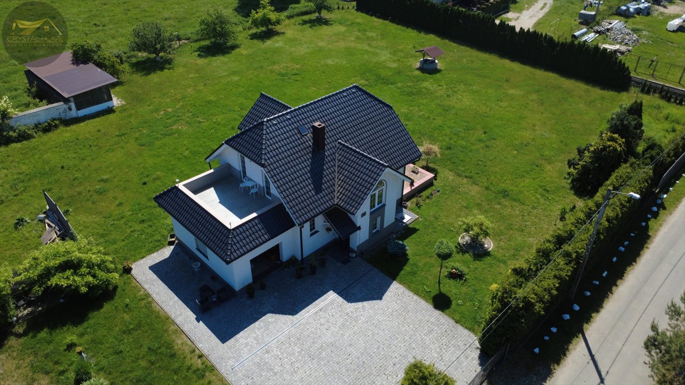 Urokliwy dom z dużą działką i garażem w Krzyżowej Krzyżowa  132m2 Foto 1