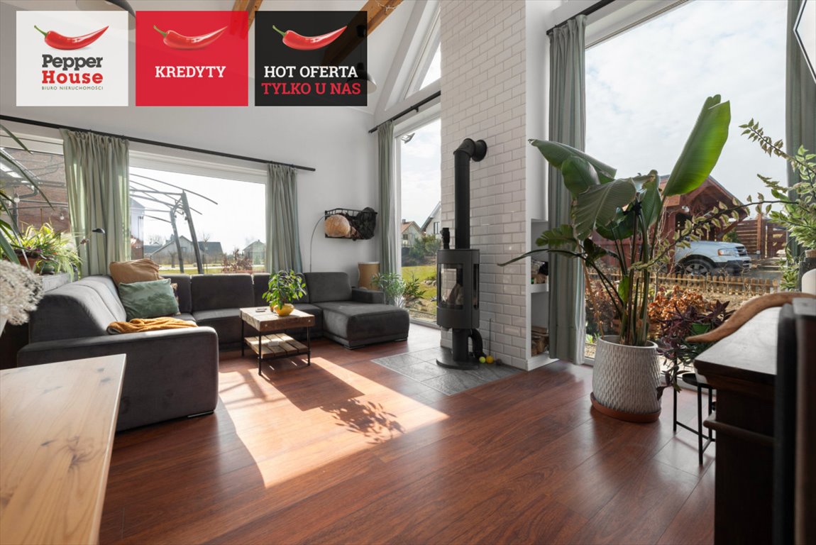 Nowoczesny dom z wysokim sufitem i poddaszem do adaptacji Kielno  201m2 Foto 1