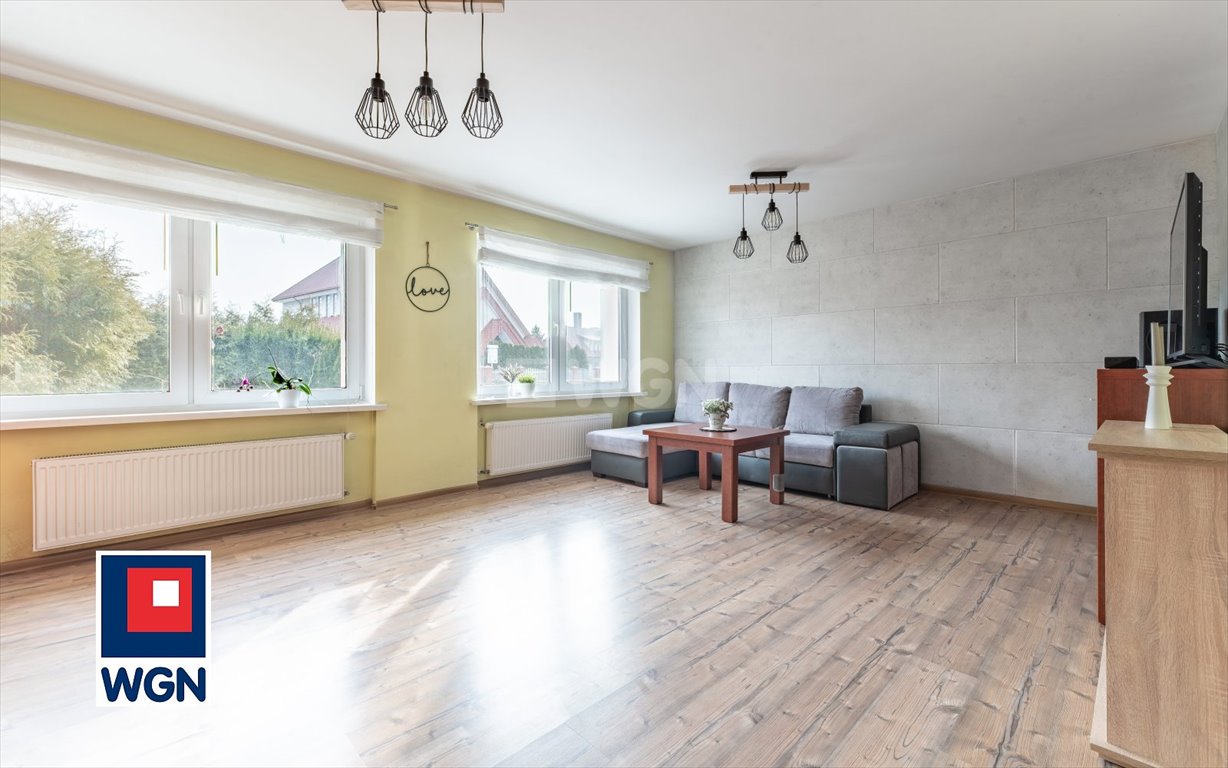 Funkcjonalny dom z 4 pokojami, piwnicą i garażem Gościcino, Słoneczna  100m2 Foto 1