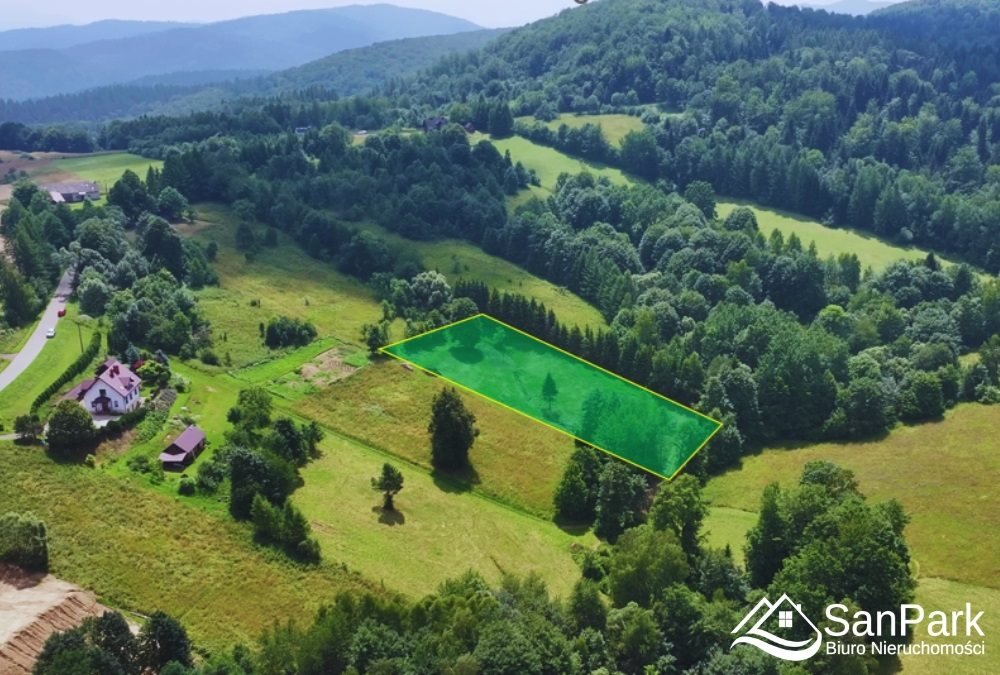 Działka 46 arów z widokiem i potokiem w Bereżnicy Wyżnej Bereżnica Wyżna, Bereżnica Wyżna  4 688m2 Foto 1