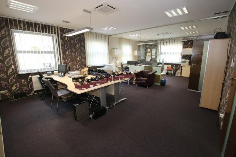 Nowoczesny biurowiec z magazynem, klimatyzacją, 940 m2 Wrocław, Fabryczna, Wrocław Oporów BIUROWIEC MAGAZYN NOWOŚĆ KLIMA  940m2 Foto 1