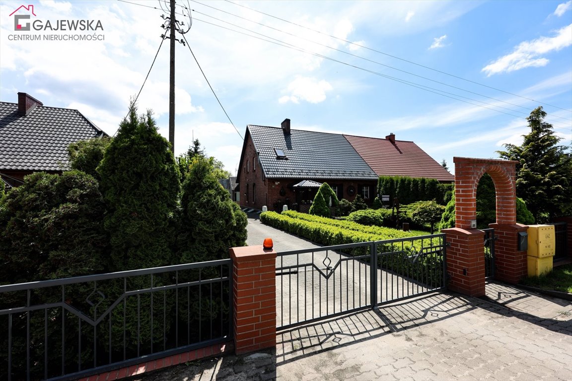 Urokliwy dom z czerwonej cegły, 96 m2, ogród, garaż Osiek nad Notecią  96m2 Foto 1