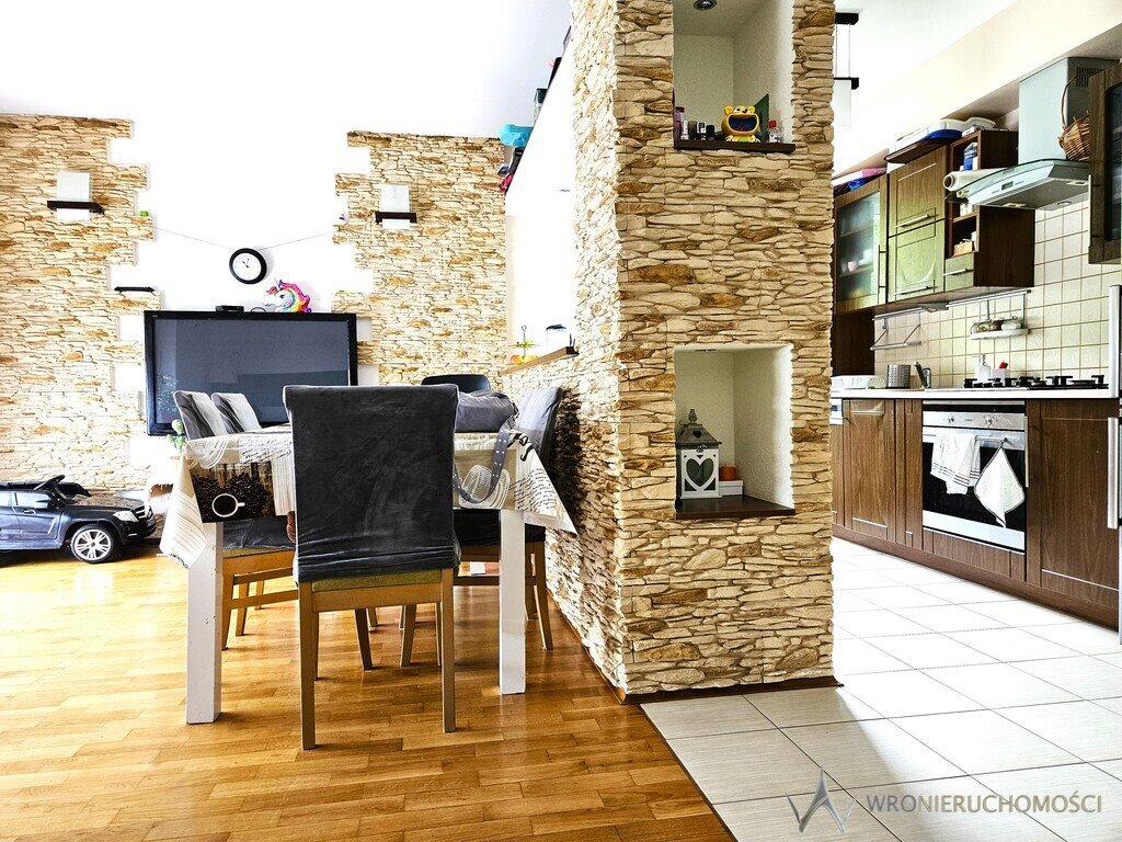 Mieszkanie trzypokojowe na sprzedaż Oleśnica, Wiejska  65m2 Foto 1