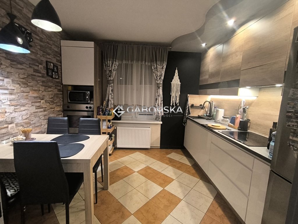 Komfortowe 2-pokojowe mieszkanie w kamienicy, gotowe do wprowadzenia Wałbrzych, Śródmieście  46m2 Foto 1