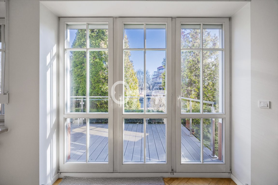 Przestronne dwupoziomowe mieszkanie z tarasem i 2 miejscami parkingowymi Warszawa, Wilanów, Stary Wilanów  133m2 Foto 1