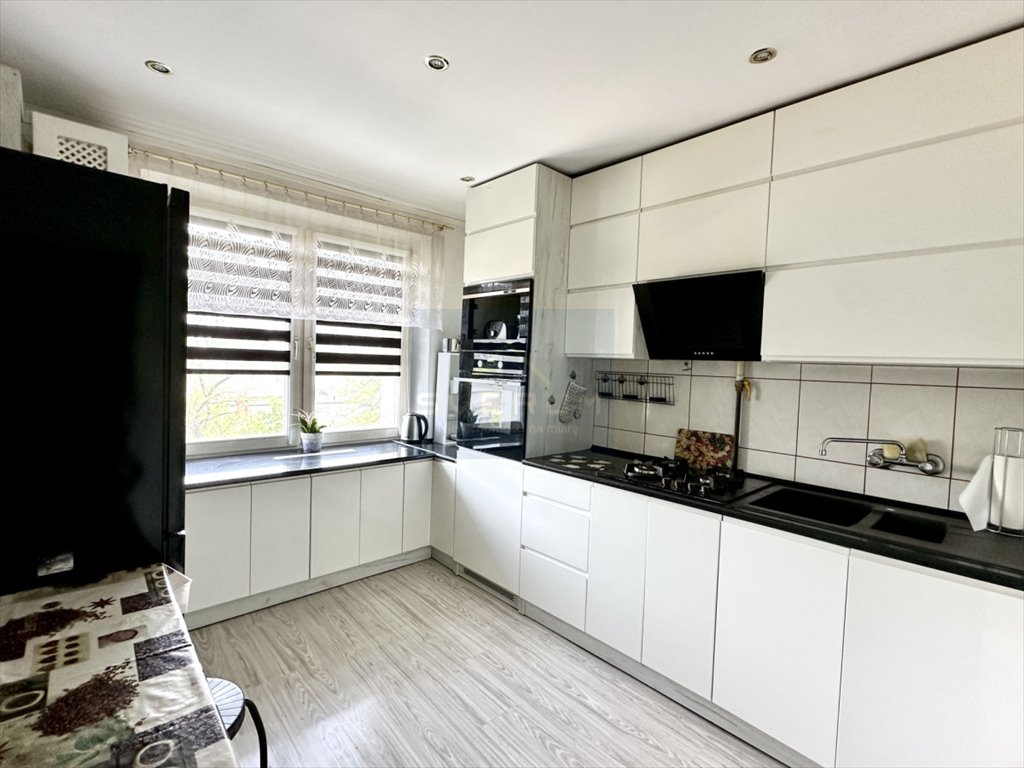 Mieszkanie dwupokojowe na sprzedaż Częstochowa, Śródmieście  52m2 Foto 1