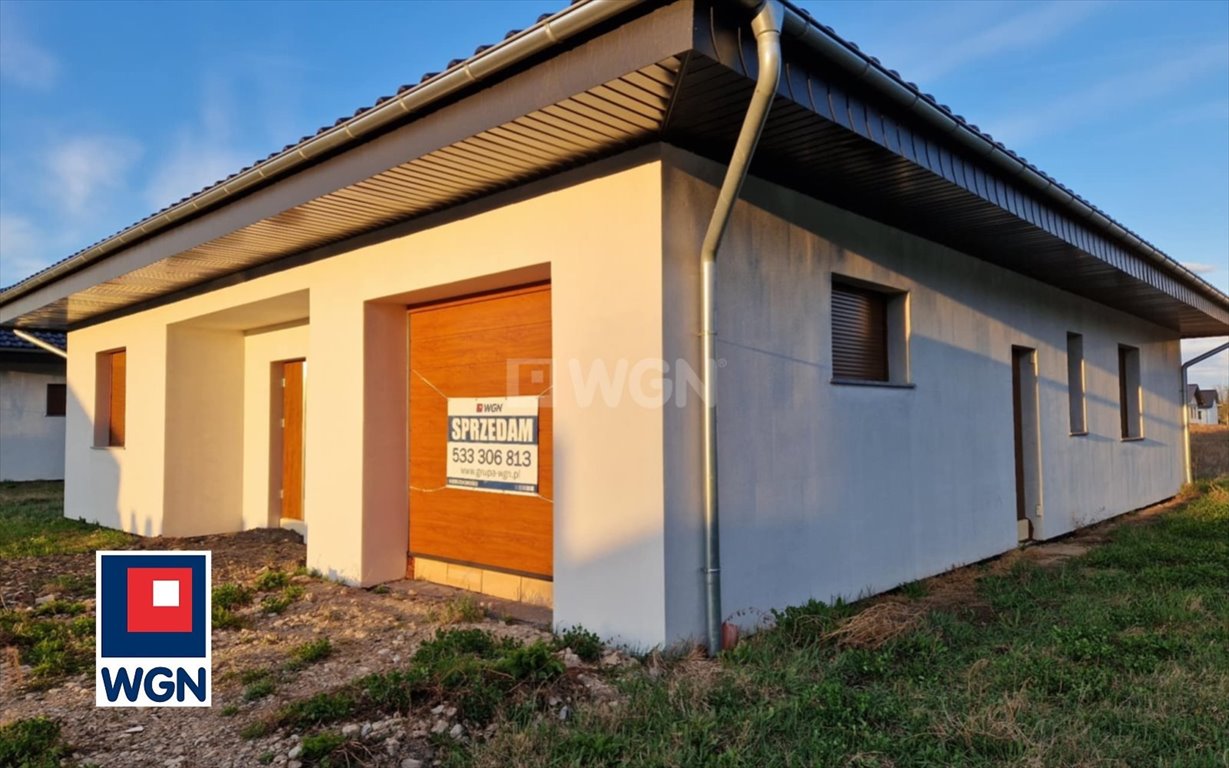 Dom na sprzedaż Małomice, Osiedle Kwiatowe  148m2 Foto 1