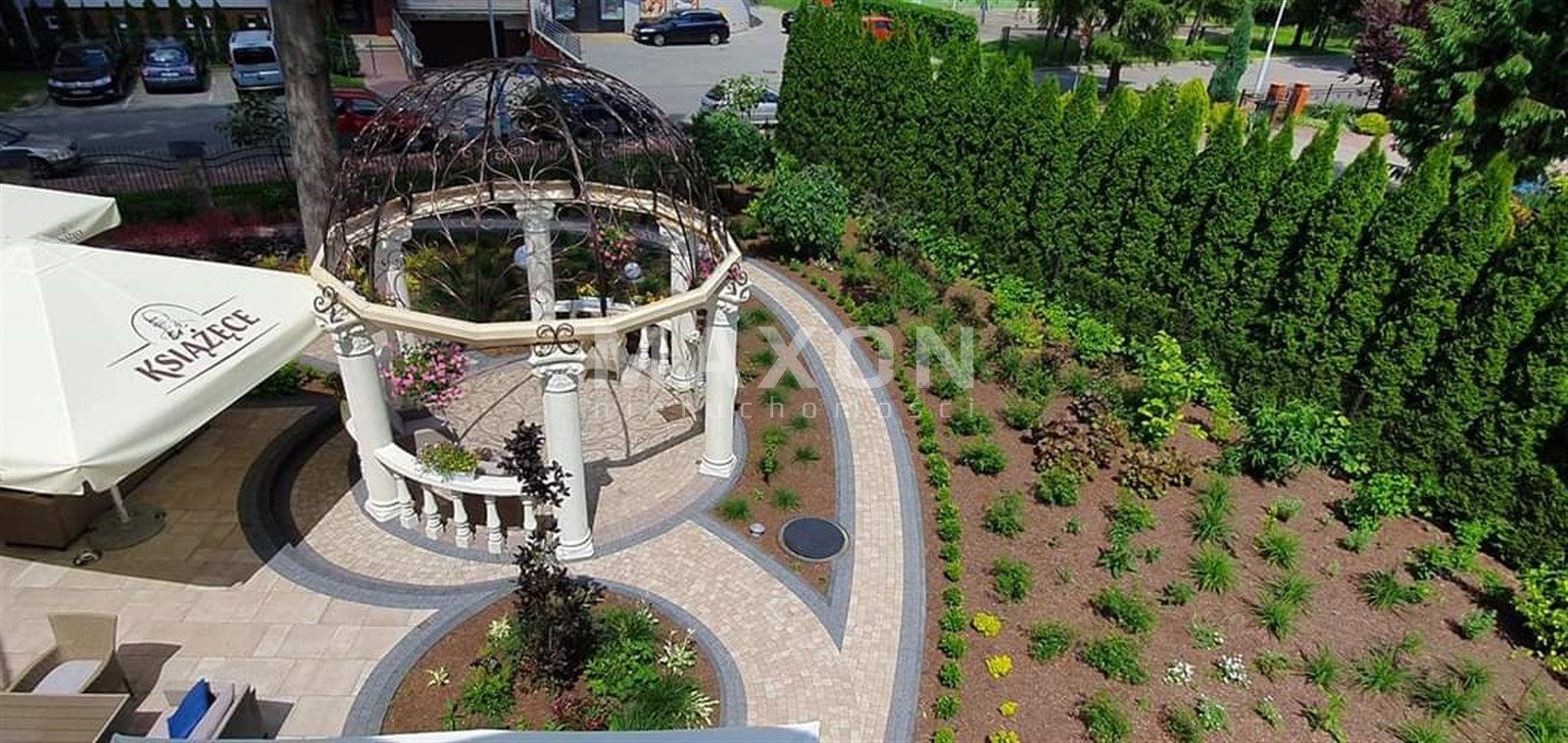 Centrum Bankietowe z 26 pokojami i ogrodem w Sanoku Sanok  734m2 Foto 1