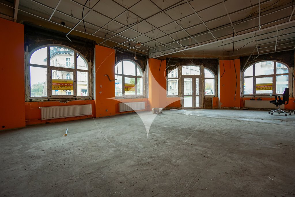 Lokal użytkowy 138 m2 w centrum Kłodzka z dużym potencjałem Kłodzko, Połabska  138m2 Foto 1