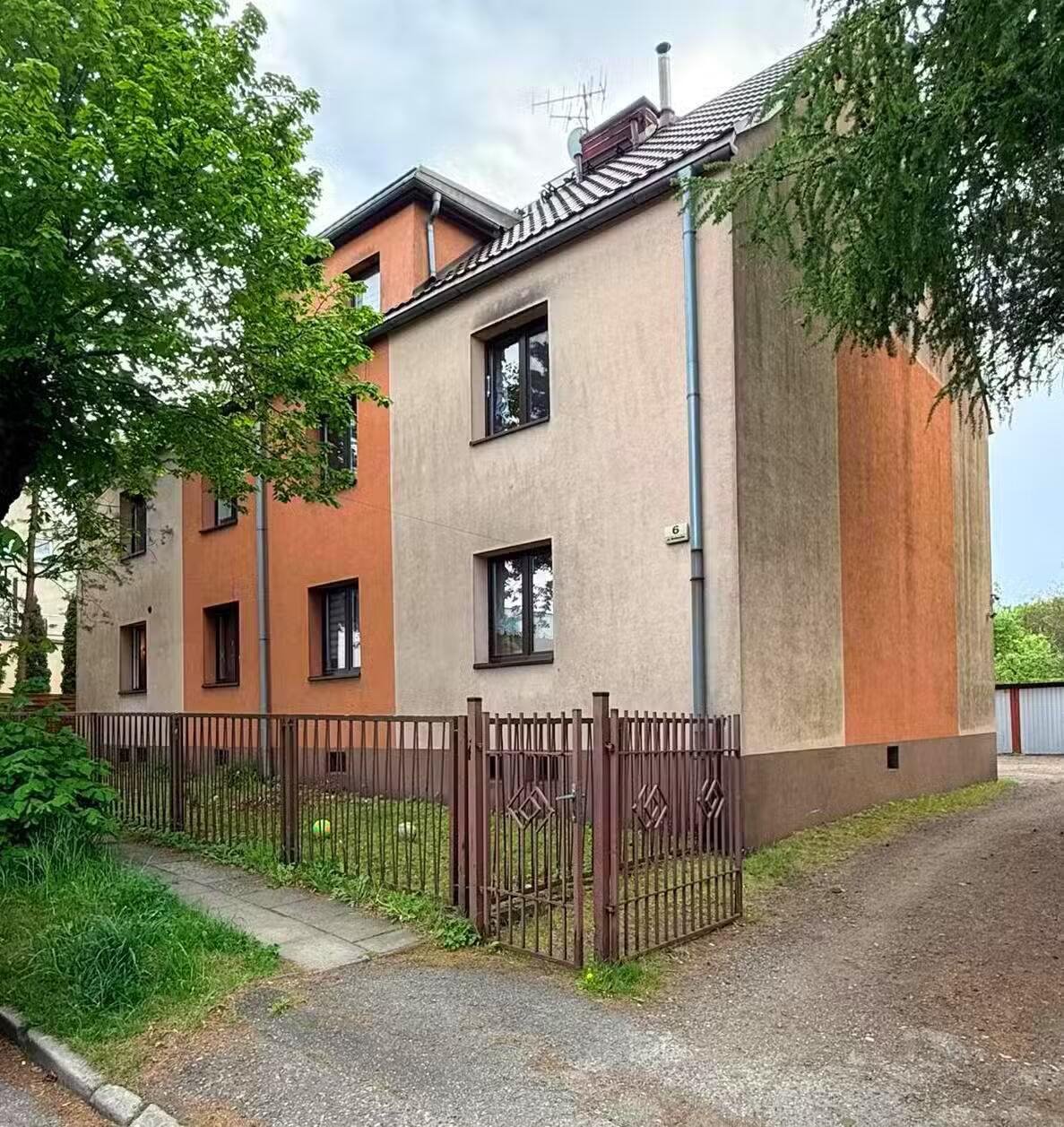 Kamienica z 10 mieszkaniami i garażami - inwestycja polecam Bytom, Miechowice, Emanuela Drobczyka  370m2 Foto 1