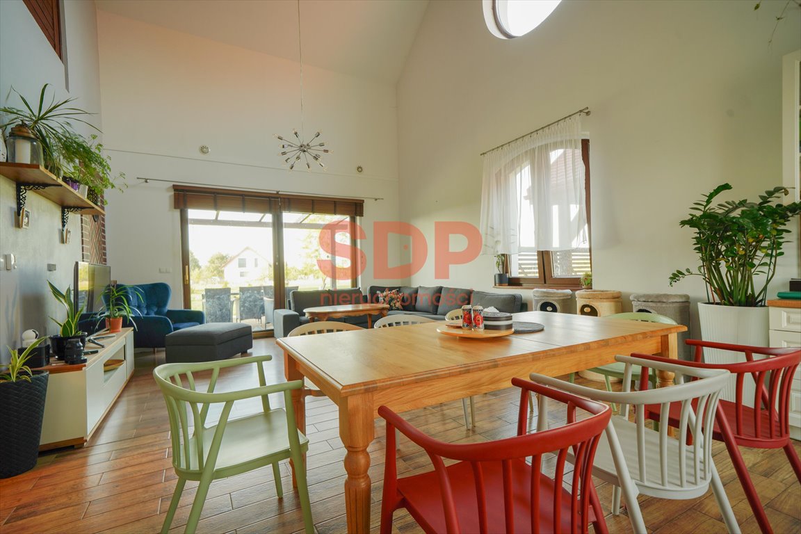Do sprzedania przestronny dom 217 m² w Zakrzowie z tarasem Zakrzów, Zakrzów  217m2 Foto 1