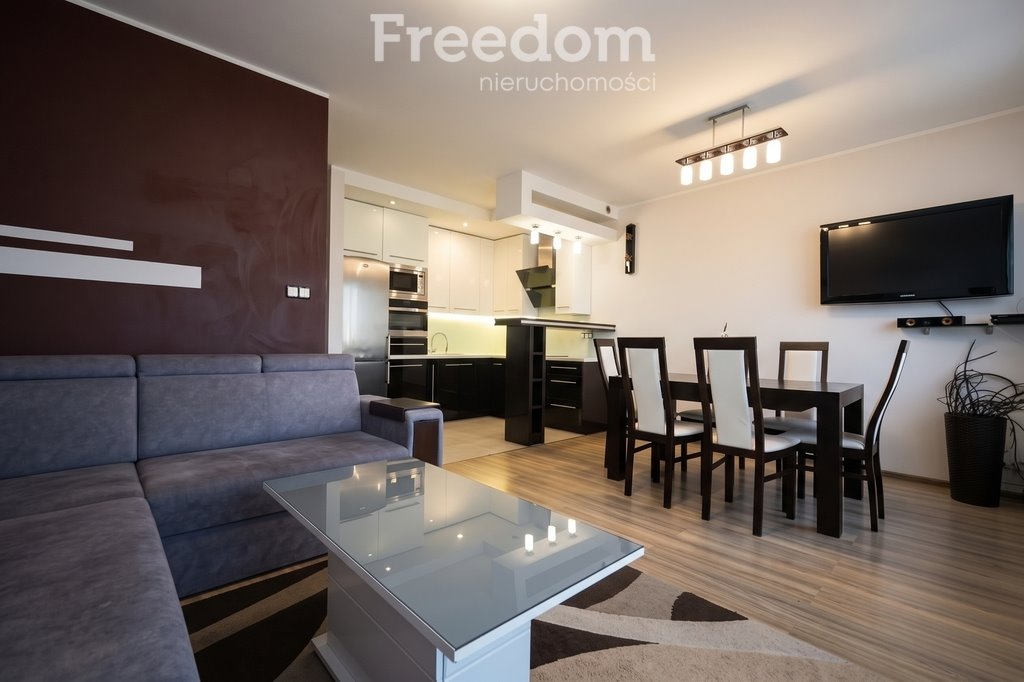 Przestronne 3-pokojowe mieszkanie 63,7 m² - balkon i piwnica Iława, Kazimierza Odnowiciela  64m2 Foto 1