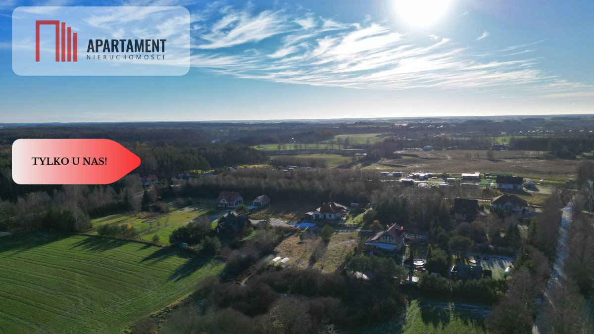 Działka budowlana z oczkiem wodnym i lasem w Sobączu Sobącz  1 399m2 Foto 1