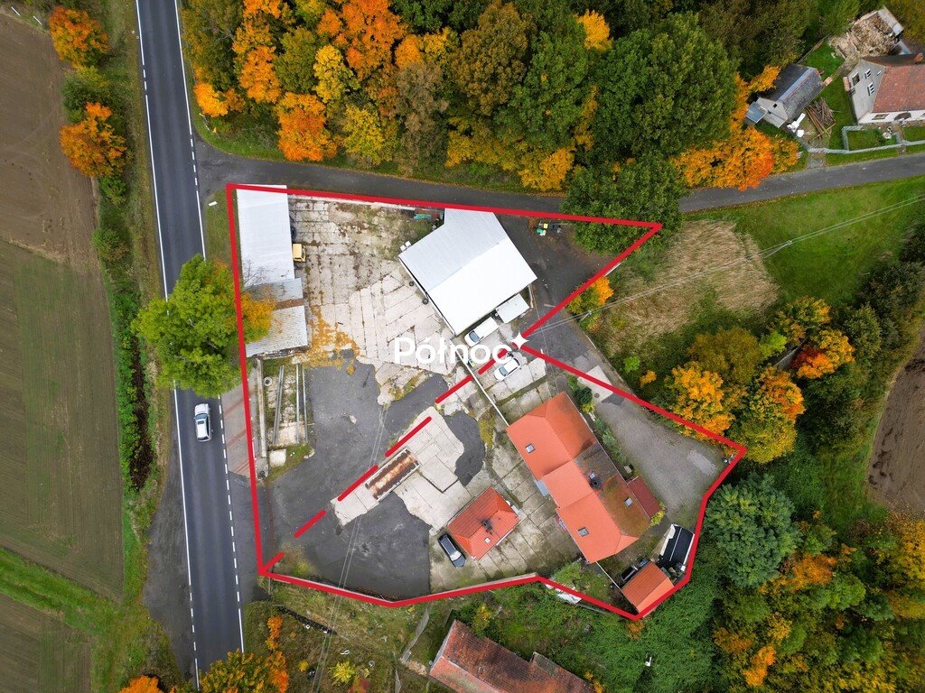 Na sprzedaż plac z budynkami 2400 m² przy drodze asfaltowej Zebrzydowa  2 250m2 Foto 1