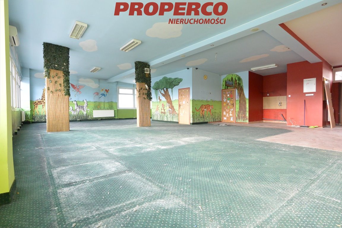 Polecam lokal 159 m² z dużą witryną i parkingiem Kielce, Podkarczówka  159m2 Foto 1