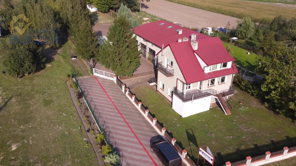 Przestronny dom 206 m2 z budynkami komercyjnymi i wynajmem Stara Sucha  214m2 Foto 1