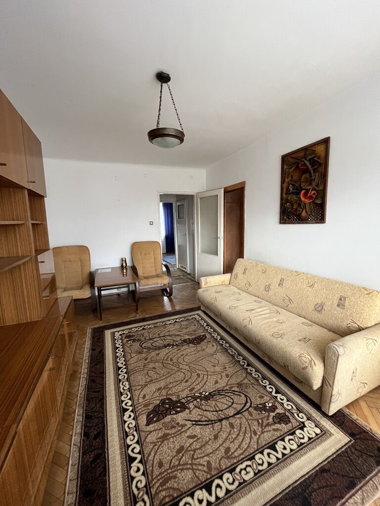 Przytulne 3 pokoje z balkonem i dużą kuchnią do remontu Poniatowa, Nałęczowska  46m2 Foto 1