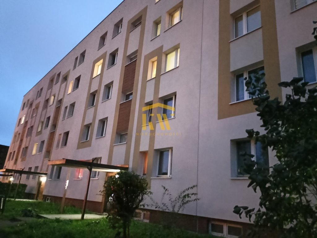 Radom, 3-pokojowe do remontu z dużym balkonem i piwnicą Radom, Osiedlowa  54m2 Foto 1