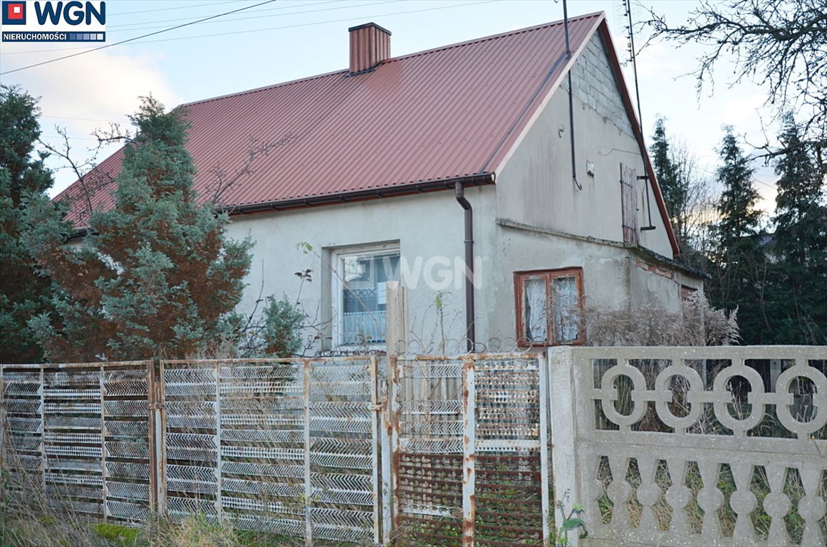 Dom do remontu z dużą działką i garażami w Piekarach Piekary, Piekary  70m2 Foto 1