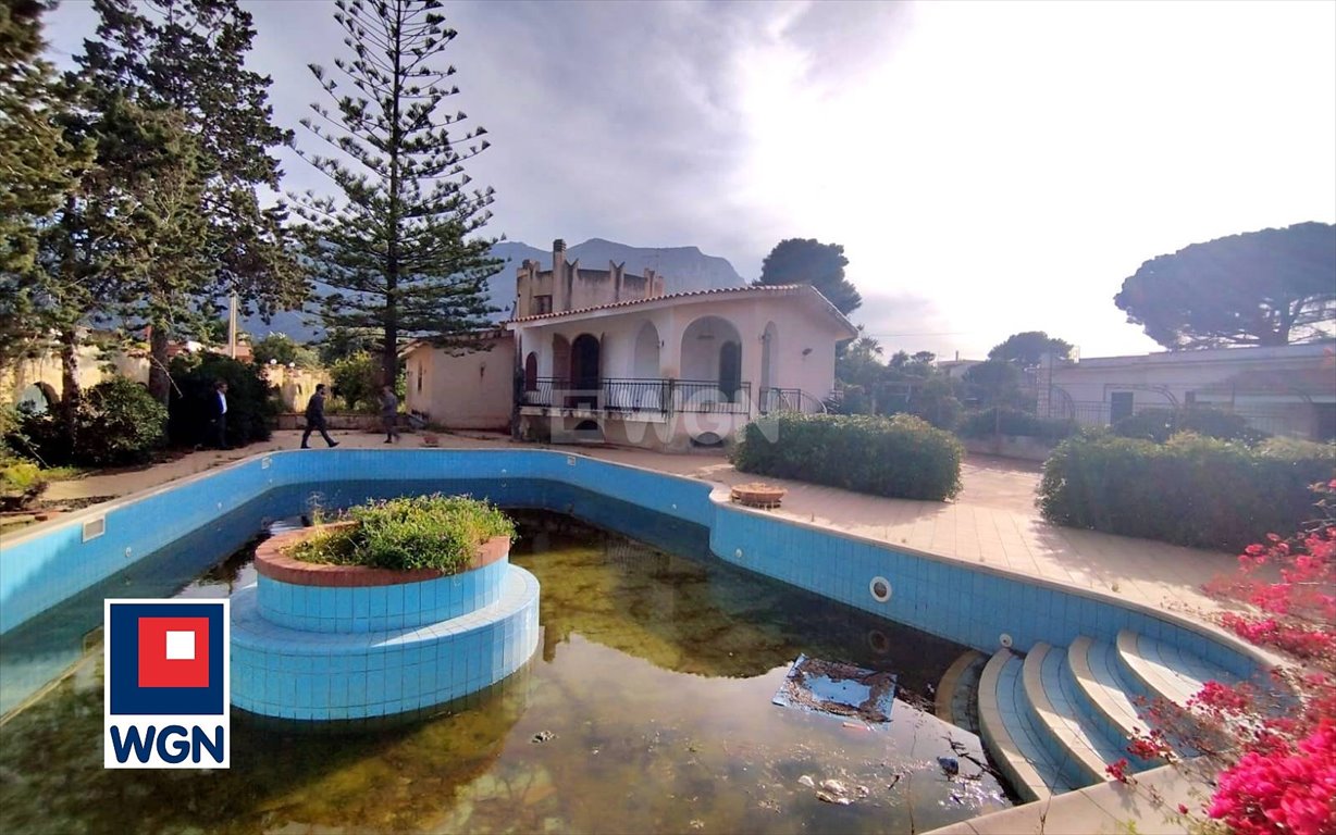 Dom z basenem w Carini, 1700 m2 działki, 4 sypialnie Włochy, Dzielnica Nadmorska, Carini  260m2 Foto 1