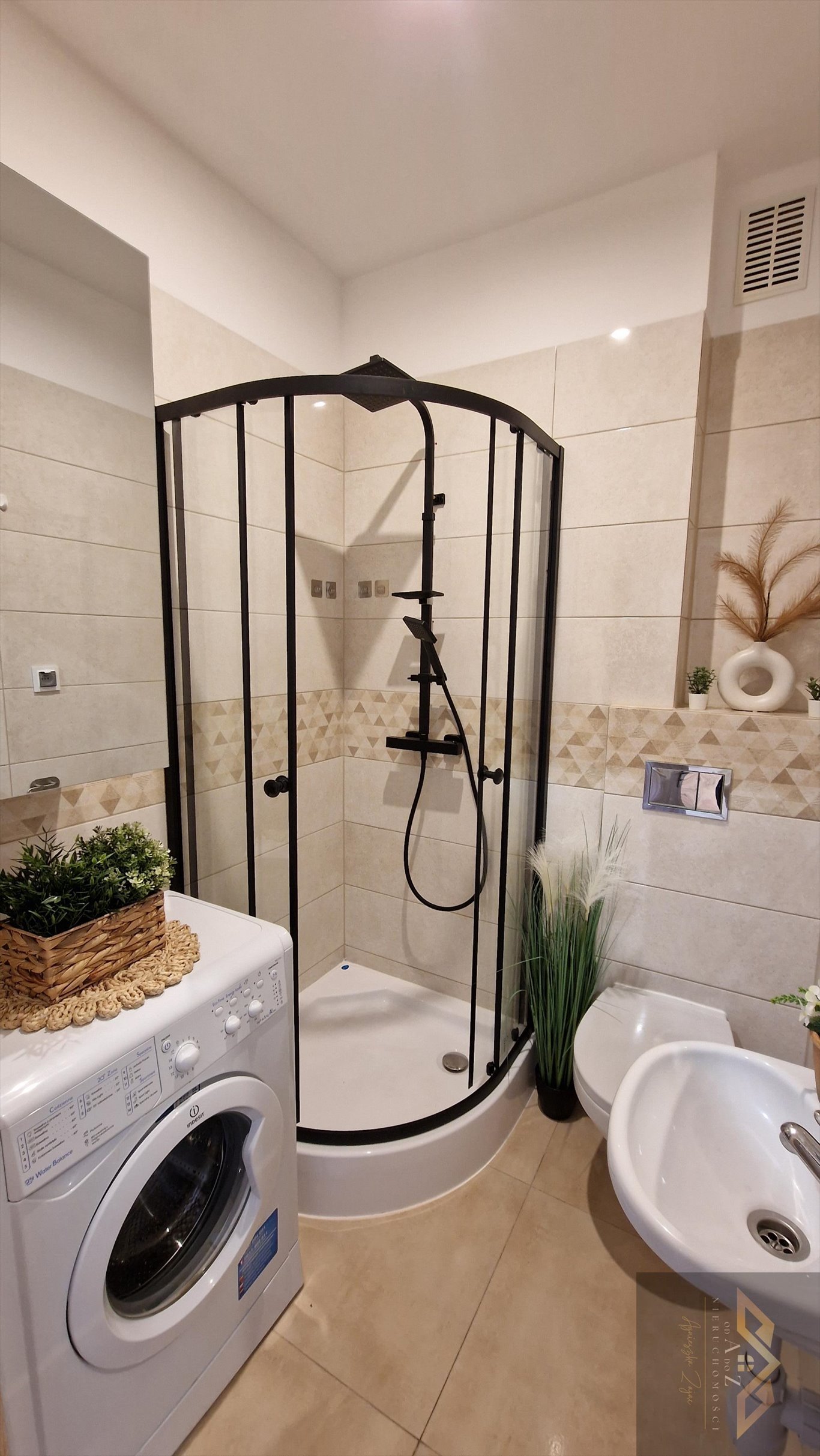 Kawalerka na sprzedaż Tarnów, Bóżnic  36m2 Foto 1