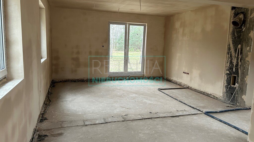 Dom z potencjałem w Korabiewicach, 139 m2, las, garaż Korabiewice  139m2 Foto 1