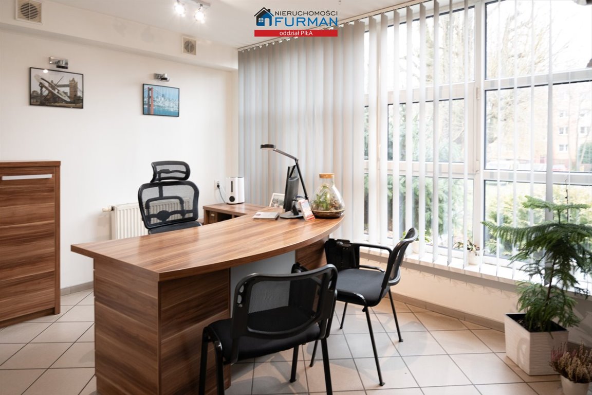 Lokal użytkowy na sprzedaż Piła, Śródmieście/Piła  282m2 Foto 1