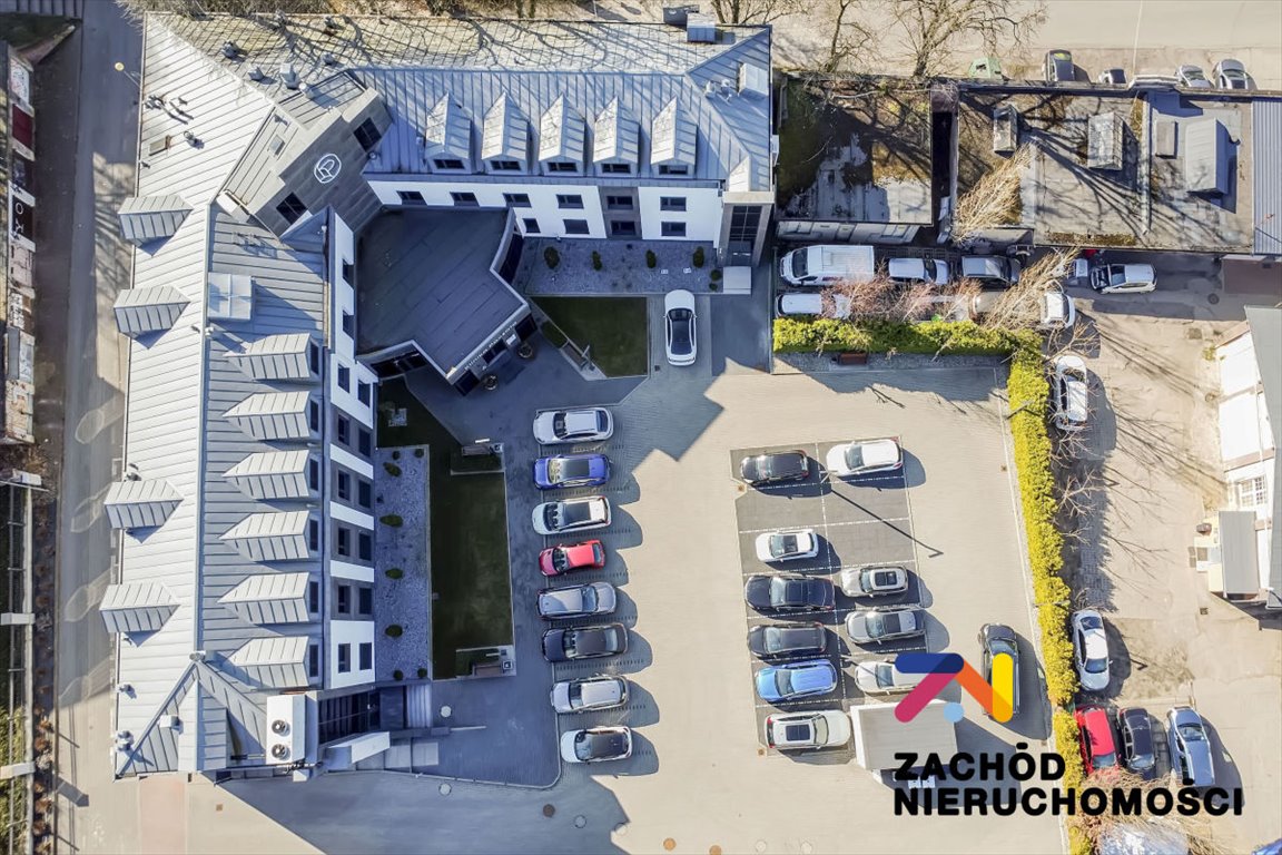 Nowoczesny obiekt medyczny 1666 m2 z salą operacyjną i parkingiem Zielona Góra, Centrum  1 666m2 Foto 1