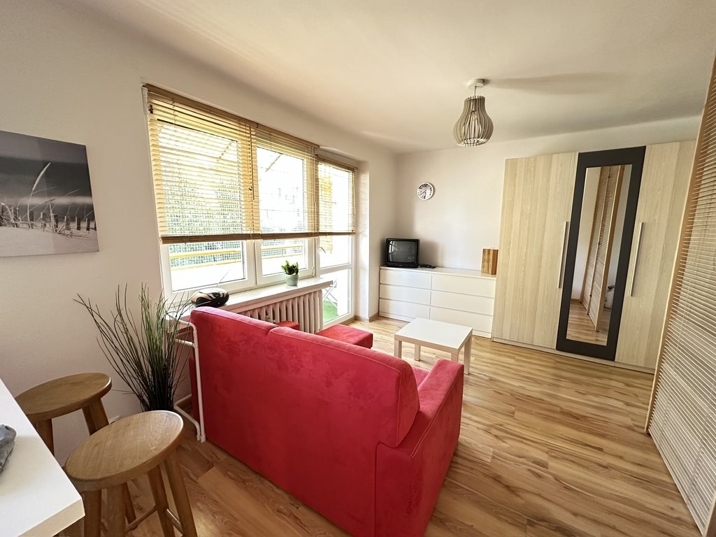 Kawalerka po remoncie z widokiem na zielone podwórko Gliwice, Os. Ptasia Dzielnica  35m2 Foto 1