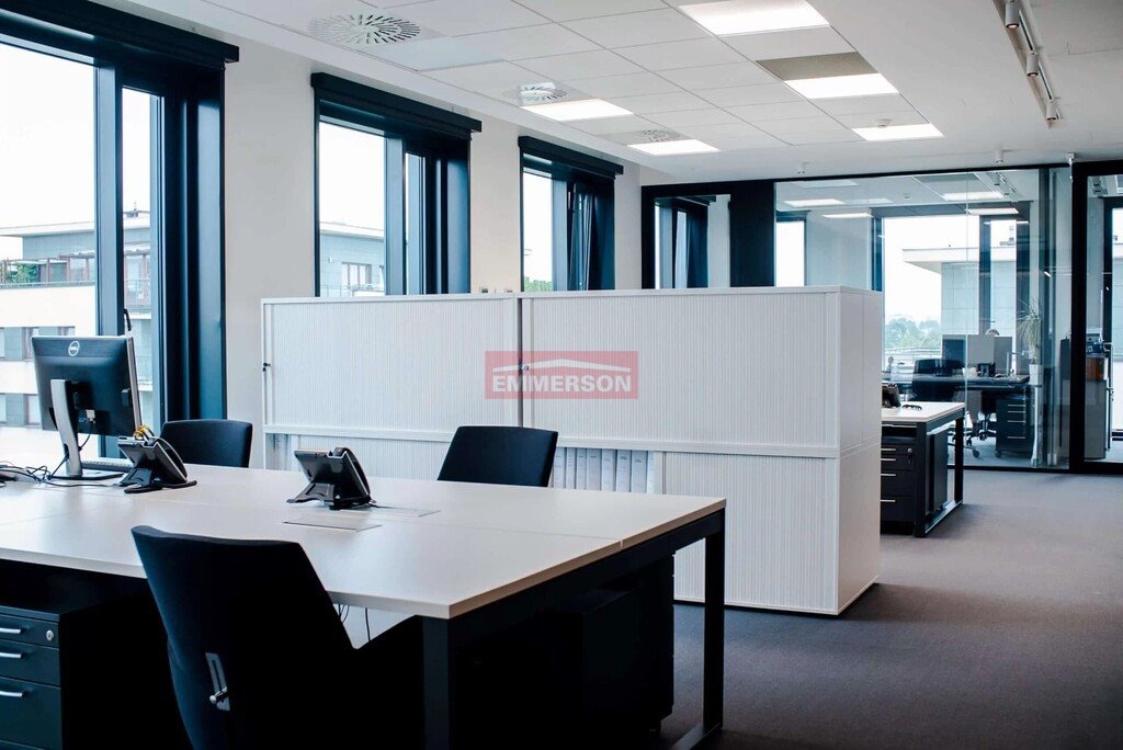 Lokal użytkowy na wynajem Kraków, Pilotów  387m2 Foto 1