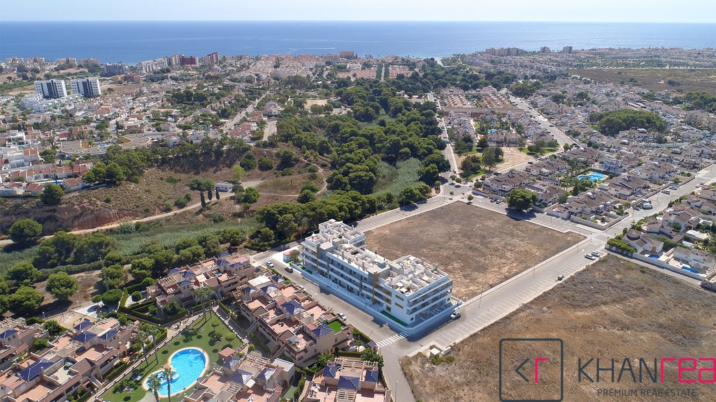 Nowoczesny apartament 72 m² z basenem i garażem w Mil Palmeras Hiszpania, Mil Palmeras  72m2 Foto 1