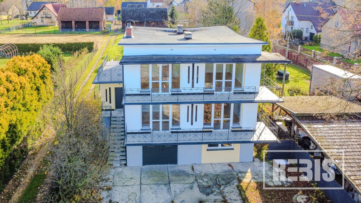 Przestronny dom 241 m2 z garażem i tarasem w Choczni Chocznia, Tadeusza Kościuszki  241m2 Foto 1