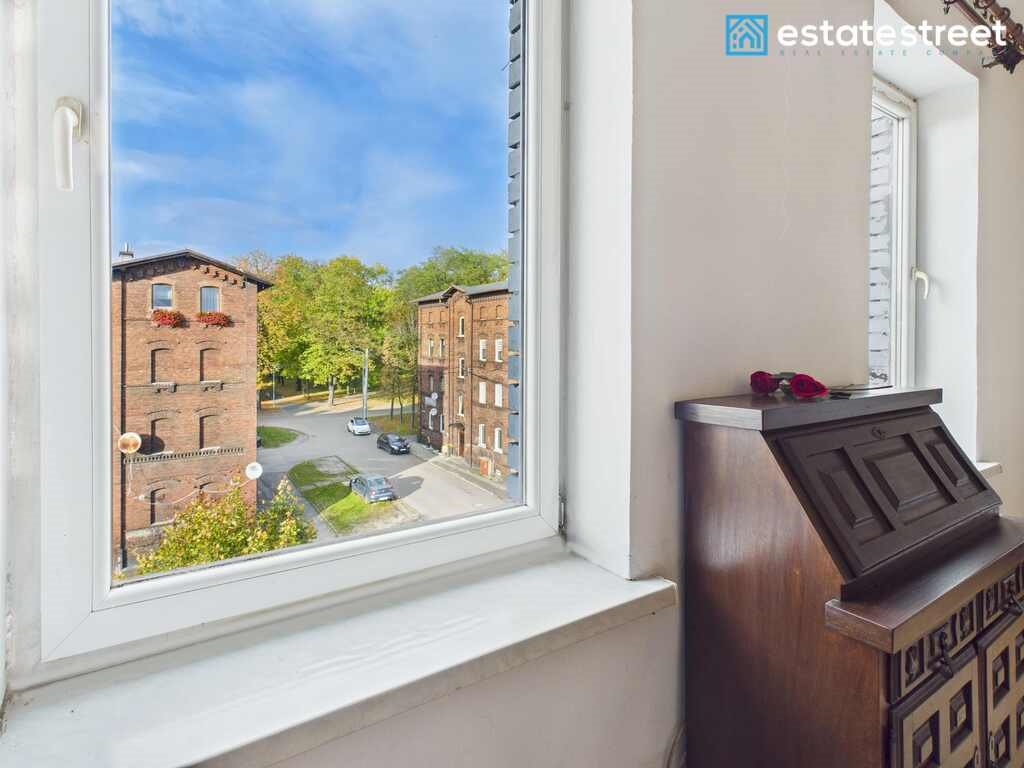 Mieszkanie dwupokojowe na sprzedaż Sosnowiec, Mariana Maliny  81m2 Foto 1