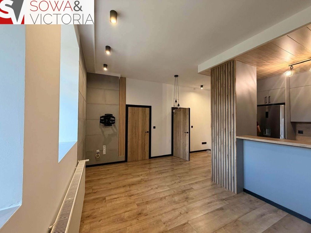 Do sprzedania przestronne 3-pokojowe mieszkanie 88,7 m² z ogródkiem w Świebodzicach Świebodzice  89m2 Foto 1