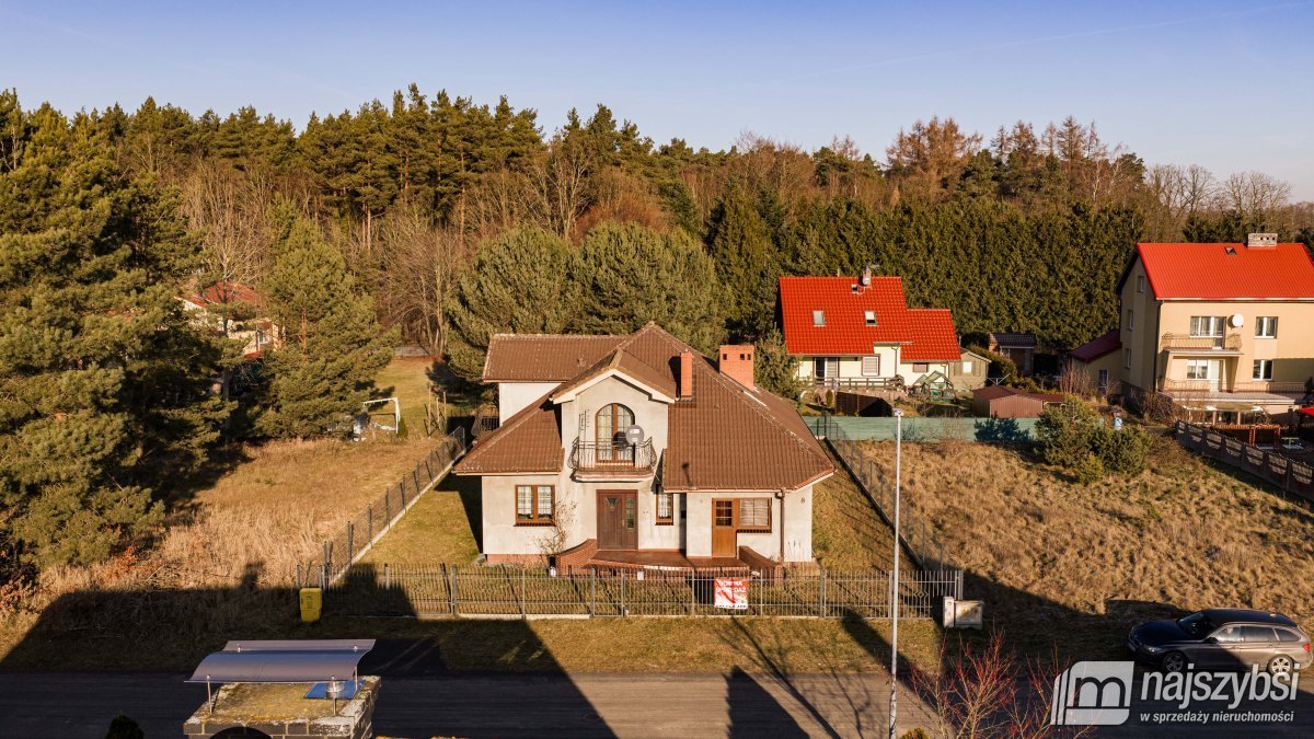 Sprzedam przestronny dom 156 m² z balkonami w Karnicach Karnice  156m2 Foto 1