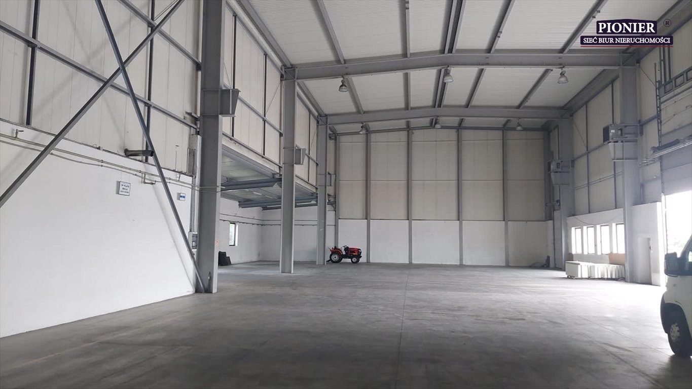 Hala 928 m² + biura 470 m², wysoki standard, plac, parking Skoczów  1 498m2 Foto 1