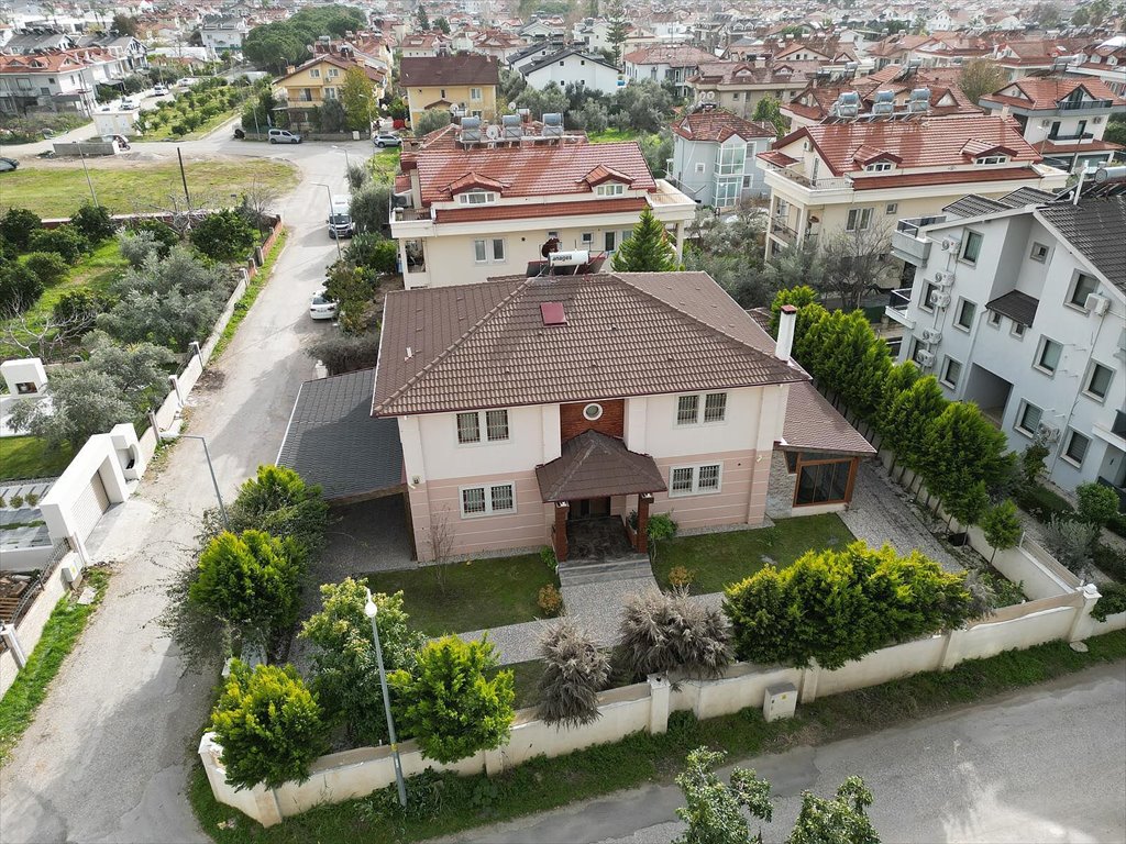 Przestronna willa z dużym ogrodem i parkingiem w Akarca Turcja, Fethiye, Akarca, Fethiye, Muğla  280m2 Foto 1
