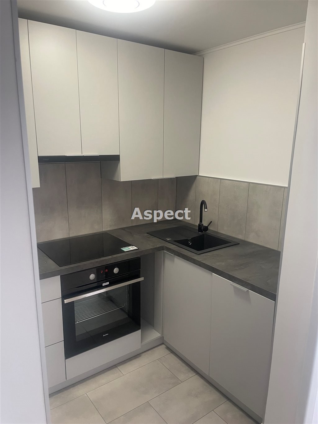 Mieszkanie dwupokojowe na sprzedaż Rybnik, Niewiadom Dolny  38m2 Foto 1