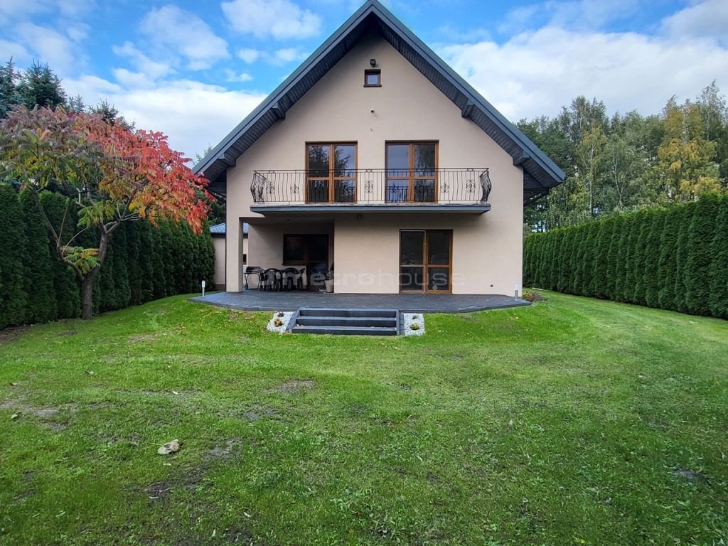 Przestronny dom 200m2 z ogrodem, garaż i kamery Korytów  200m2 Foto 1