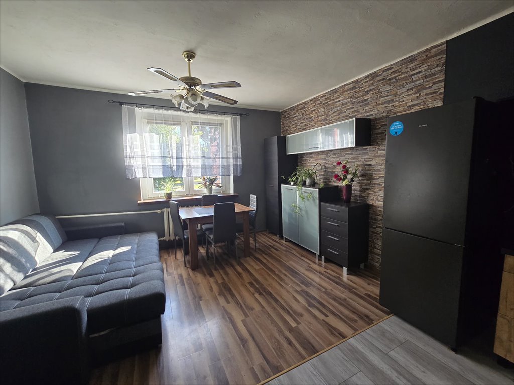 Mieszkanie dwupokojowe na sprzedaż Łaziska Górne, Sobieskiego  3 562m2 Foto 1