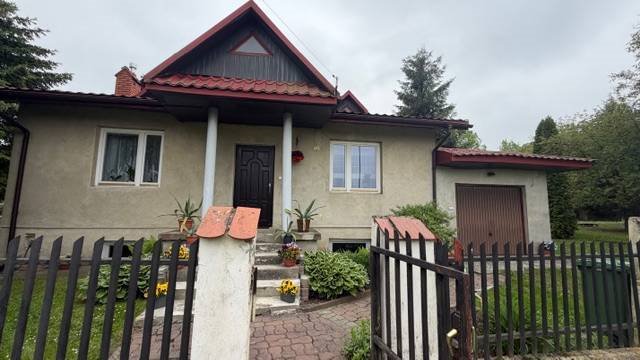 Dom 160 m2 z działkami i garażem w Surochowie Surochów  160m2 Foto 1