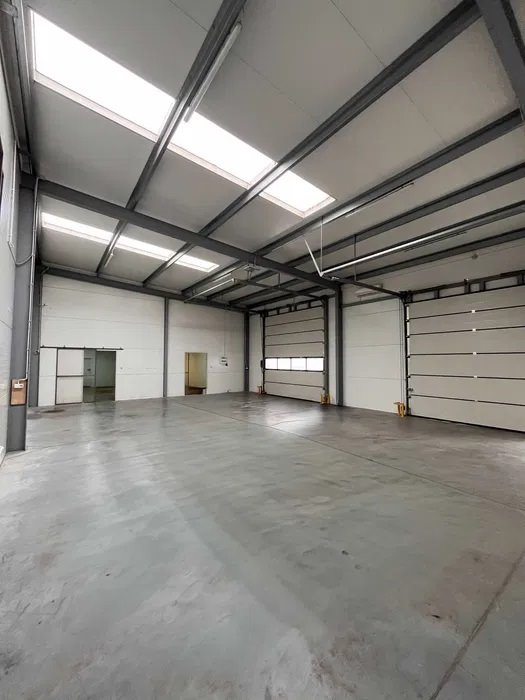 Na wynajem przestronny obiekt 225 m² z magazynem i biurem Stare Babice  225m2 Foto 1