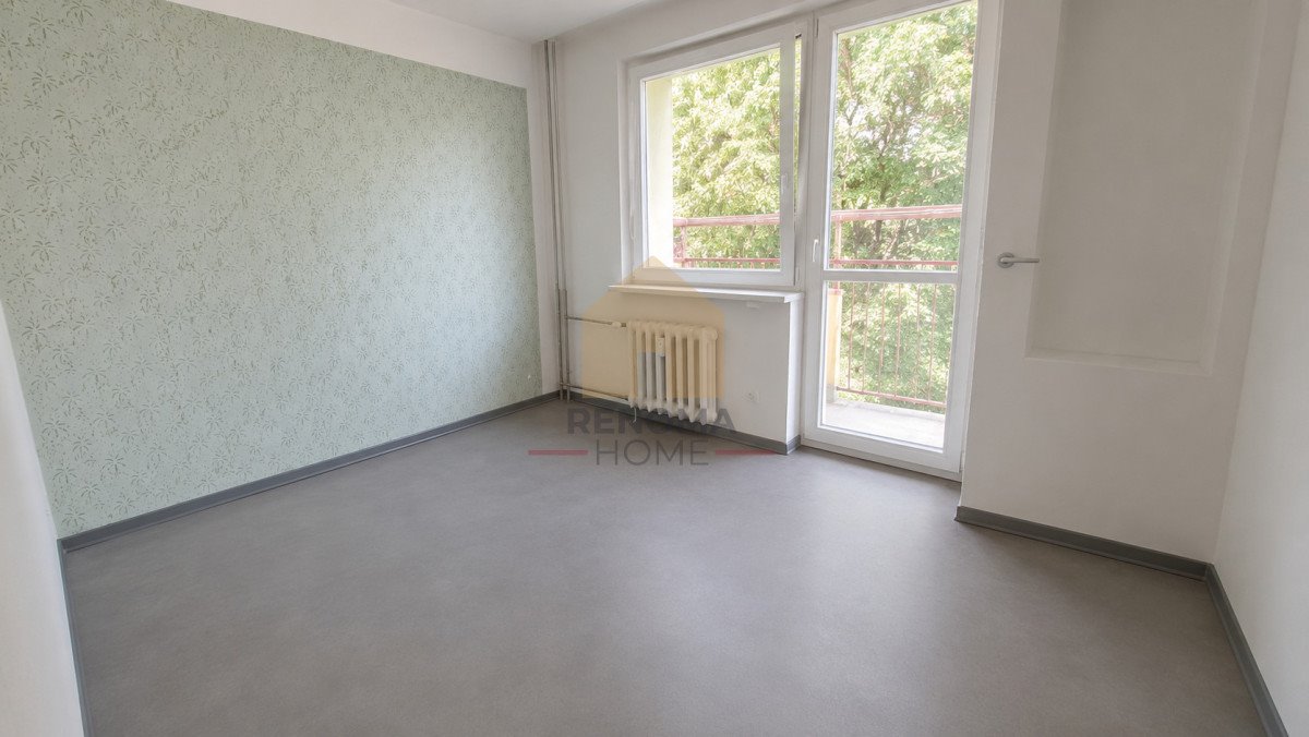 Mieszkanie 29 m² w Wałbrzychu - do remontu z balkonem Wałbrzych, Piaskowa Góra  29m2 Foto 1