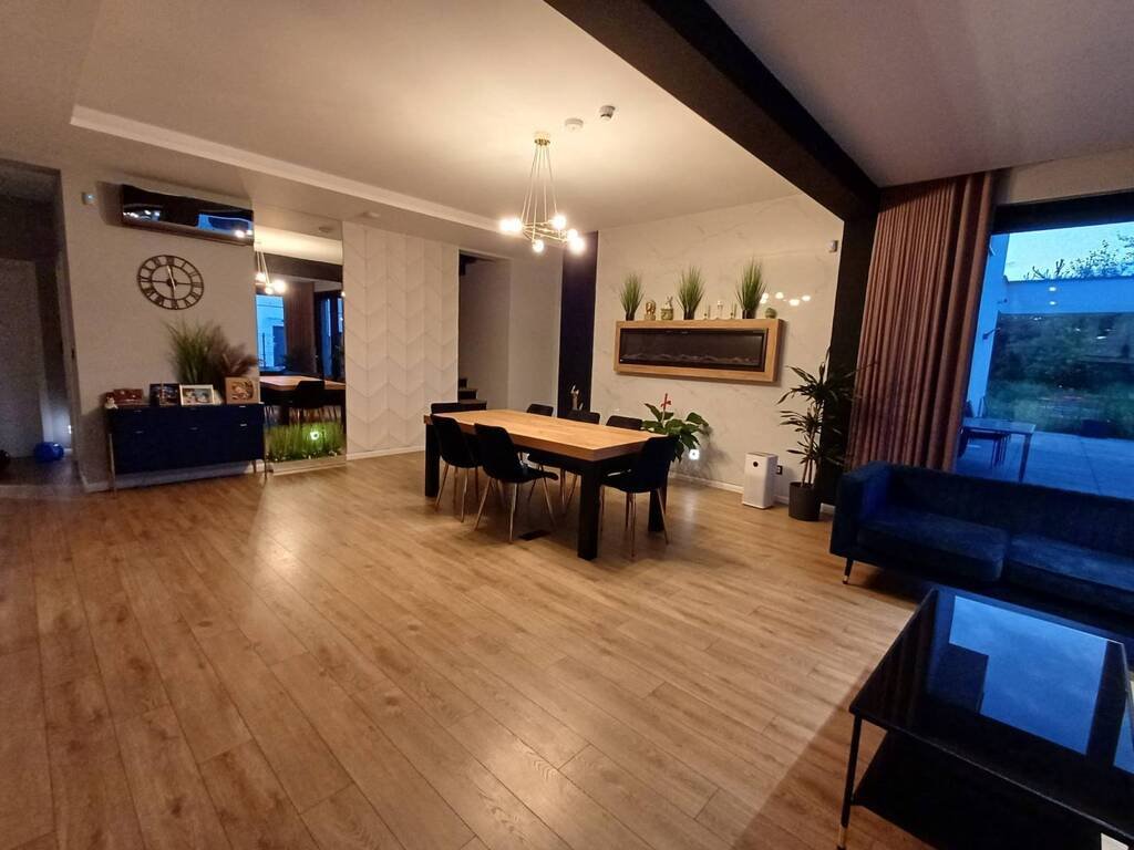 Dom na sprzedaż Łazy, Kryształowa  320m2 Foto 1