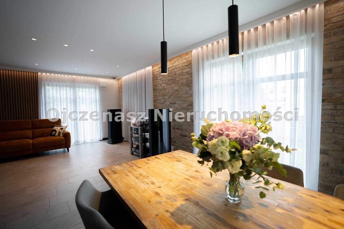 Nowoczesny dom z lokalem i tarasami z jacuzzi w centrum Koronowo, Koronowo  486m2 Foto 1