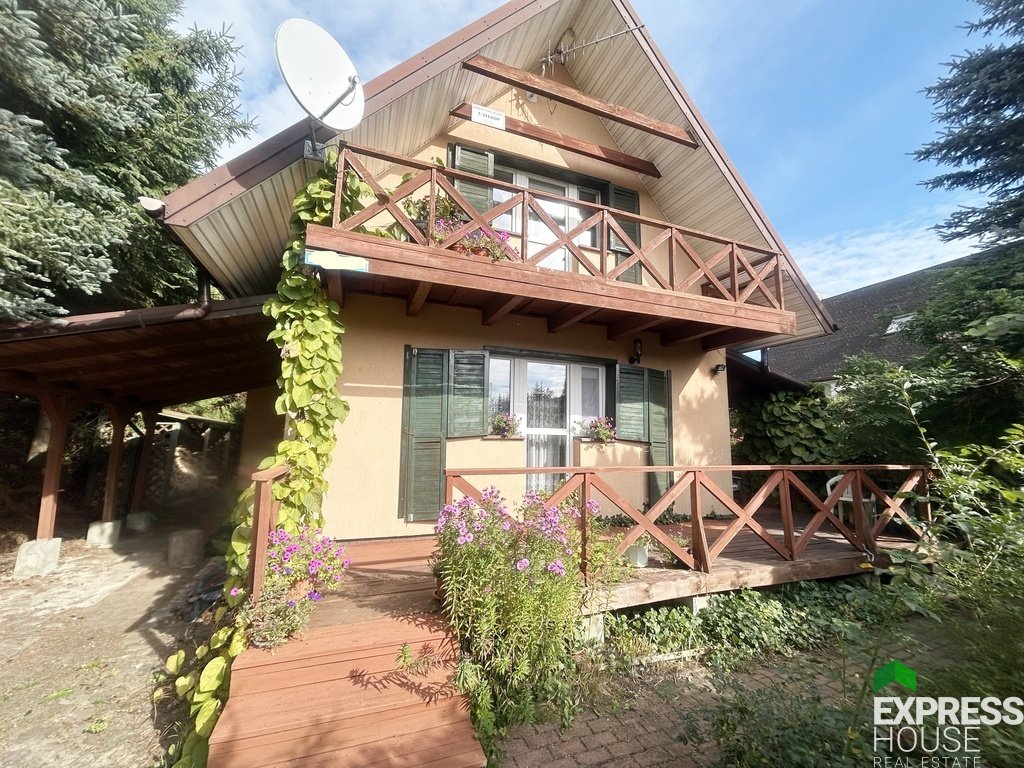 Dom nad jeziorem Łaśmiady – 90 m², 2 sypialnie, balkon Sajzy, Jeziorna  90m2 Foto 1