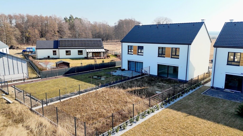 Polecam nowoczesny dom 105 m² z ogródkiem i dwoma miejscami parkingowymi Grzepnica  105m2 Foto 1