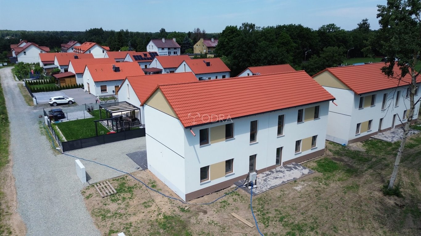 Zapraszam do obejrzenia 3-pokojowego mieszkania z ogródkiem w Miłoszycach Miłoszyce  52m2 Foto 1