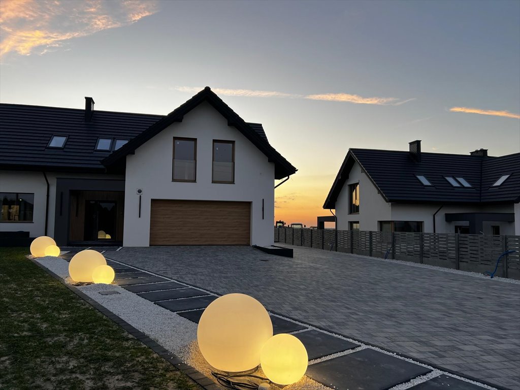 Nowoczesny dom 227 m2 z garażem i ogrodem zimowym Salata  227m2 Foto 1
