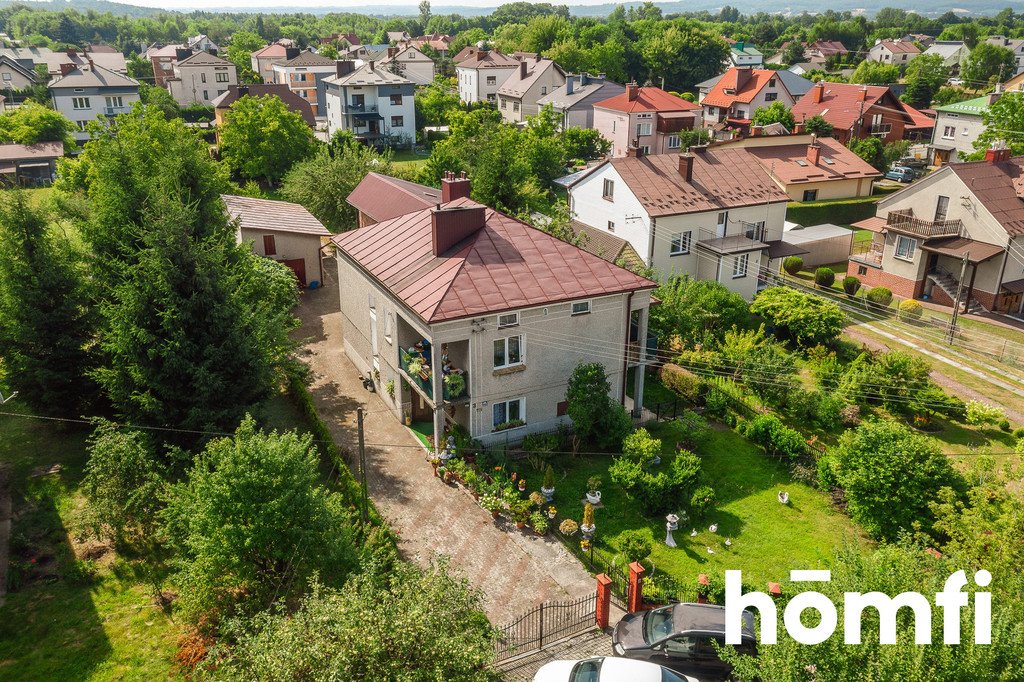 Zapraszam do obejrzenia domu 281 m² z garażem i ogrodem w Brzeźnicy Brzeźnica, Wąska  281m2 Foto 1